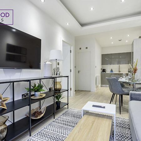 1 Bed 1 Bath Town Center Apartments For Corporates & Contractors, Wifi, Netflix And Parking On Selected Units By Redwood Stays Aldershot Bagian luar foto