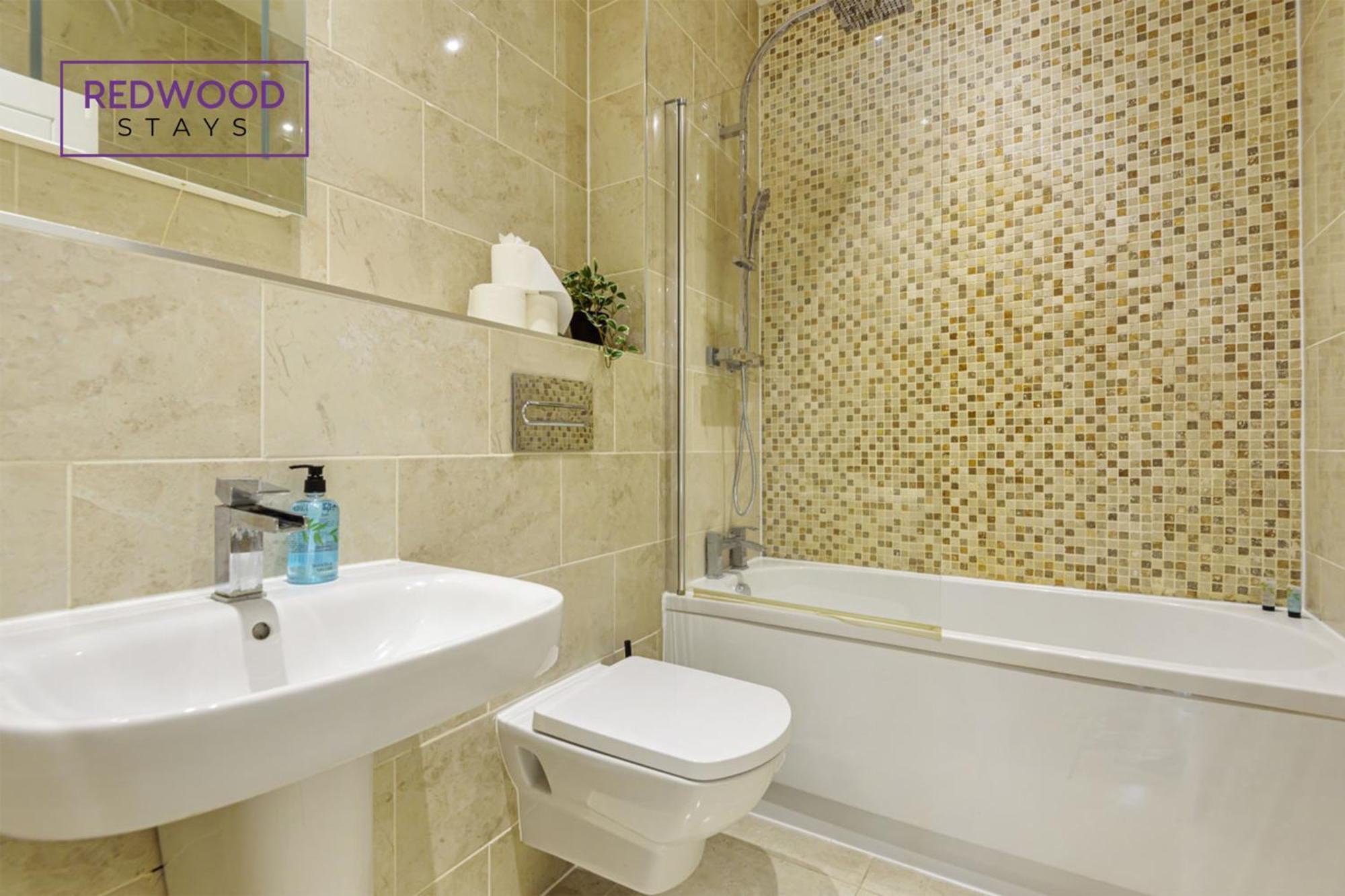 1 Bed 1 Bath Town Center Apartments For Corporates & Contractors, Wifi, Netflix And Parking On Selected Units By Redwood Stays Aldershot Bagian luar foto