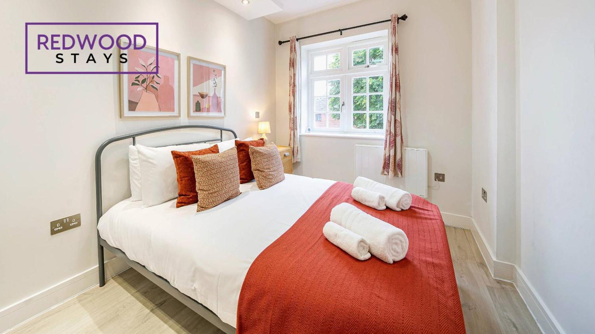 1 Bed 1 Bath Town Center Apartments For Corporates & Contractors, Wifi, Netflix And Parking On Selected Units By Redwood Stays Aldershot Bagian luar foto