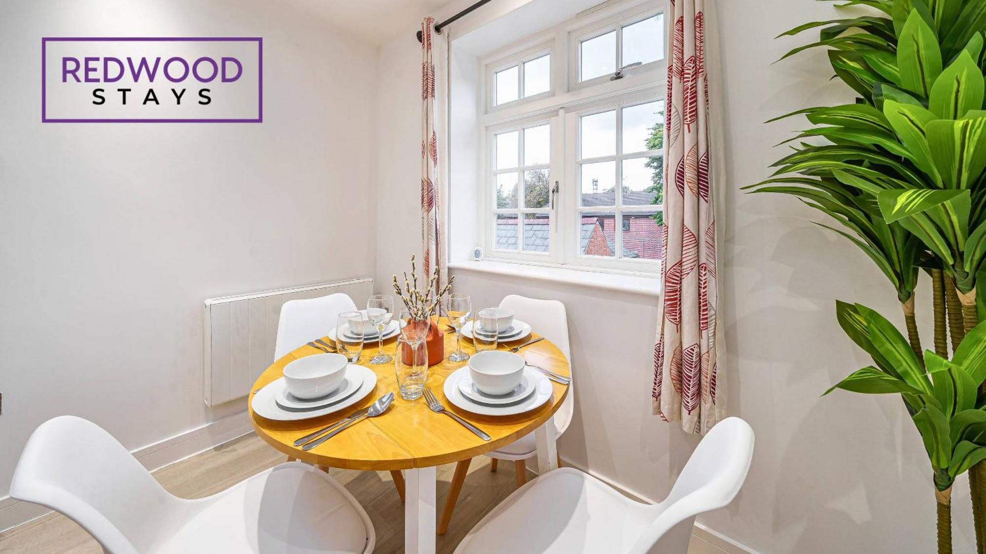 1 Bed 1 Bath Town Center Apartments For Corporates & Contractors, Wifi, Netflix And Parking On Selected Units By Redwood Stays Aldershot Bagian luar foto