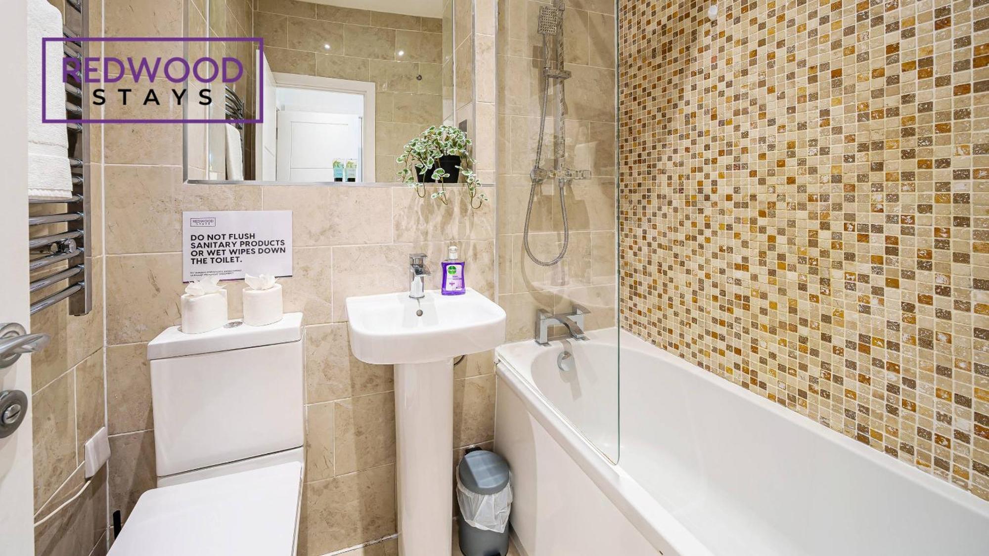 1 Bed 1 Bath Town Center Apartments For Corporates & Contractors, Wifi, Netflix And Parking On Selected Units By Redwood Stays Aldershot Bagian luar foto